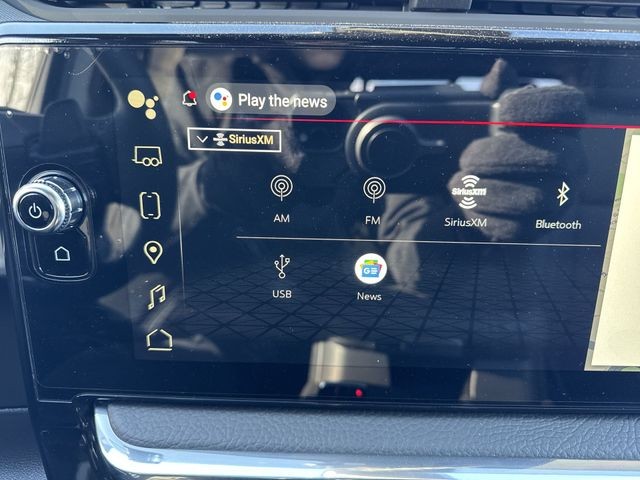 GMC Sierra 1500 Vehicle Full-screen Gallery Image 16