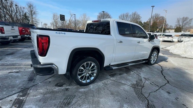 GMC Sierra 1500 Vehicle Full-screen Gallery Image 10