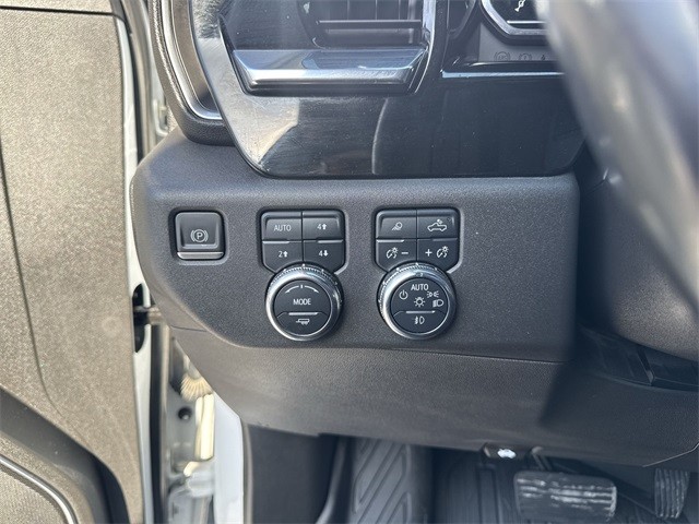 GMC Sierra 1500 Vehicle Full-screen Gallery Image 22