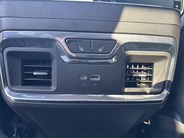 GMC Sierra 1500 Vehicle Full-screen Gallery Image 25