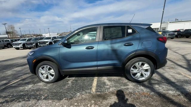 Buick Encore GX Vehicle Full-screen Gallery Image 05