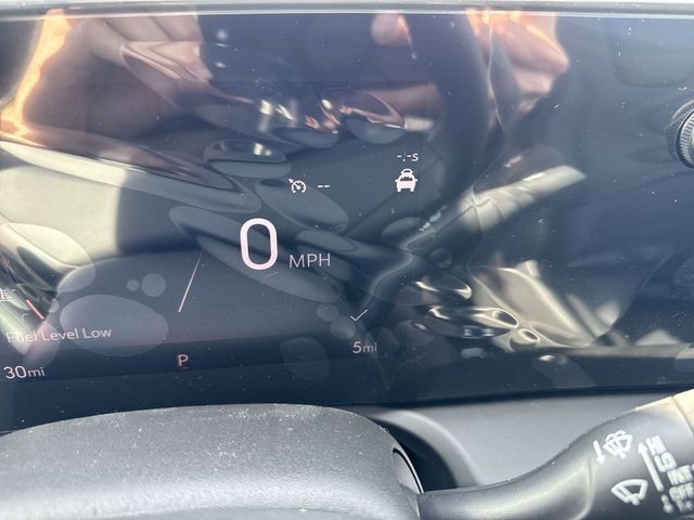 Buick Encore GX Vehicle Full-screen Gallery Image 15