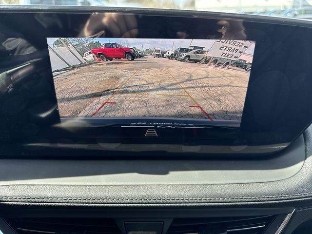 Buick Encore GX Vehicle Full-screen Gallery Image 17