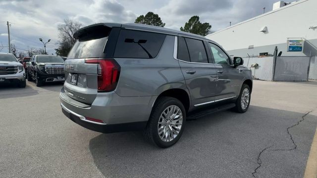 GMC Yukon Vehicle Full-screen Gallery Image 08