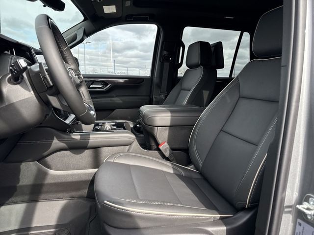 GMC Yukon Vehicle Full-screen Gallery Image 11