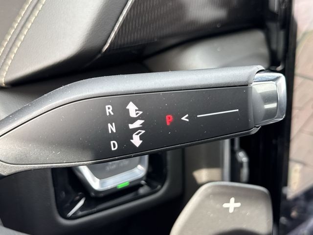 GMC Yukon Vehicle Full-screen Gallery Image 20