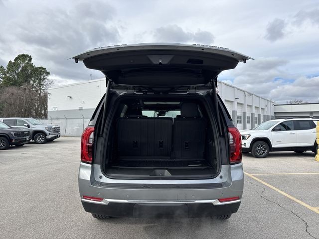 GMC Yukon Vehicle Full-screen Gallery Image 25