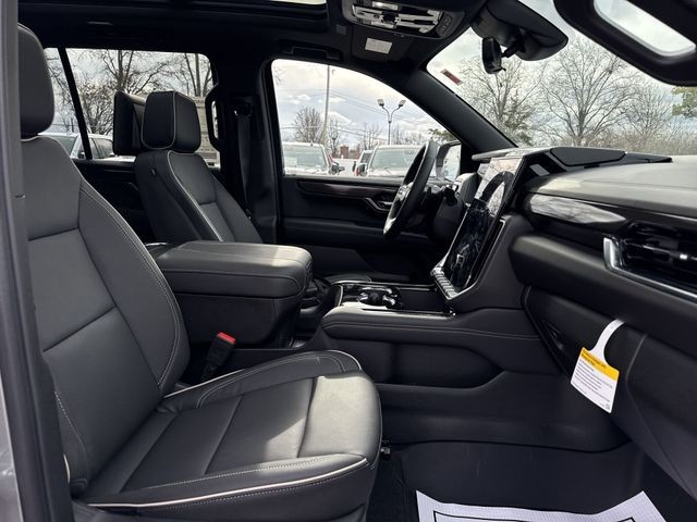 GMC Yukon Vehicle Full-screen Gallery Image 26