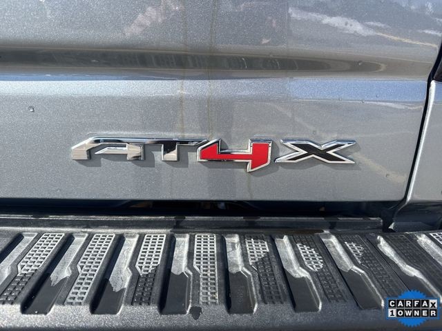 GMC Sierra 1500 Vehicle Full-screen Gallery Image 37