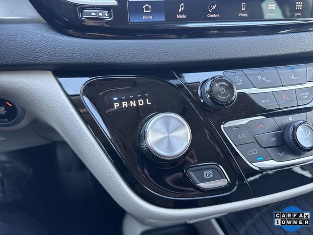 Chrysler Pacifica Vehicle Full-screen Gallery Image 19