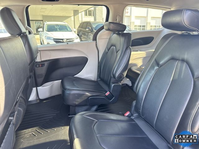 Chrysler Pacifica Vehicle Full-screen Gallery Image 27