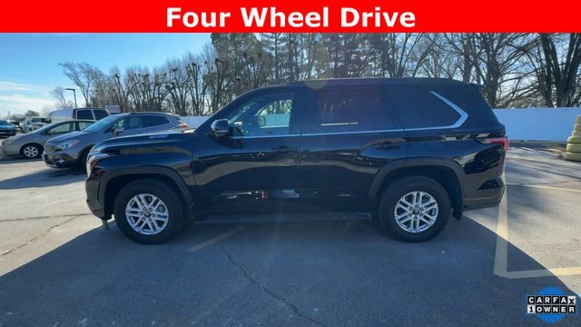 Toyota Sequoia Vehicle Full-screen Gallery Image 06