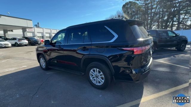 Toyota Sequoia Vehicle Full-screen Gallery Image 07