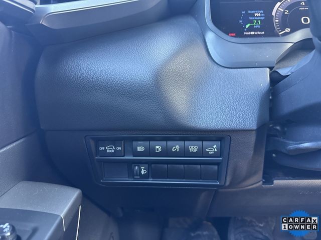 Toyota Sequoia Vehicle Full-screen Gallery Image 22