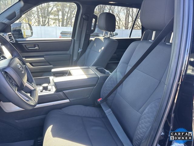 Toyota Sequoia Vehicle Full-screen Gallery Image 24