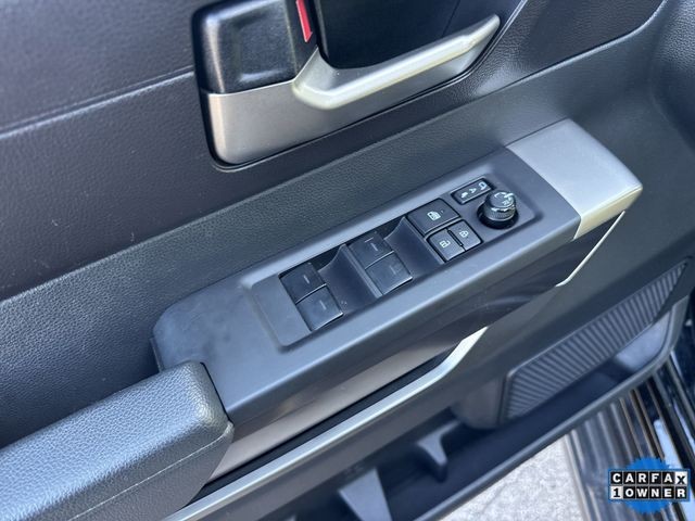 Toyota Sequoia Vehicle Full-screen Gallery Image 28