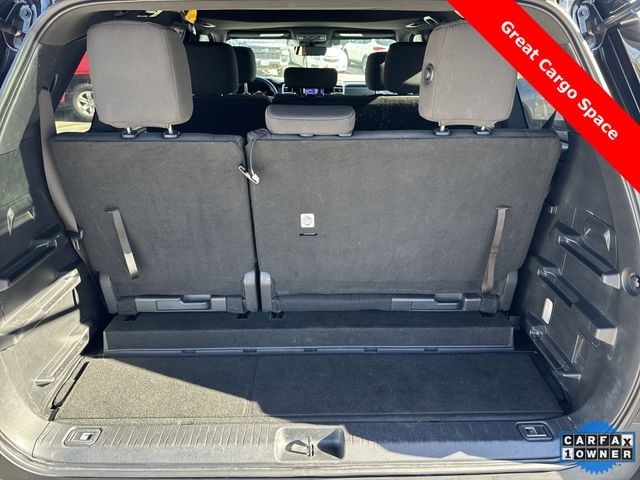 Toyota Sequoia Vehicle Full-screen Gallery Image 30