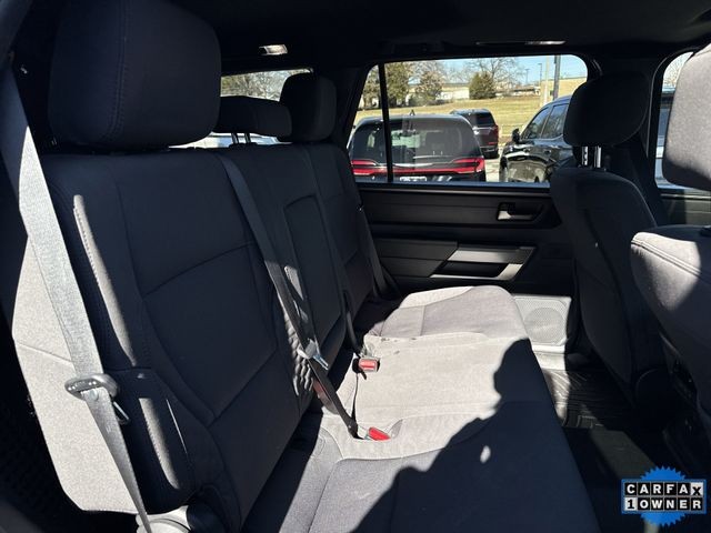 Toyota Sequoia Vehicle Full-screen Gallery Image 31