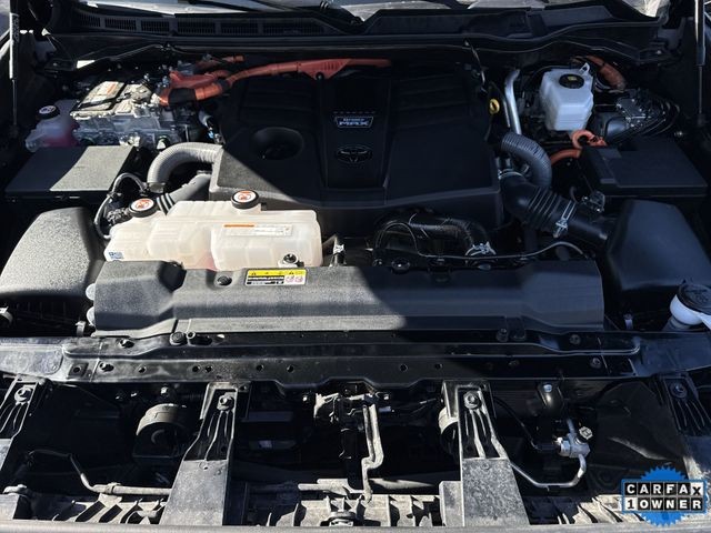 Toyota Sequoia Vehicle Full-screen Gallery Image 34