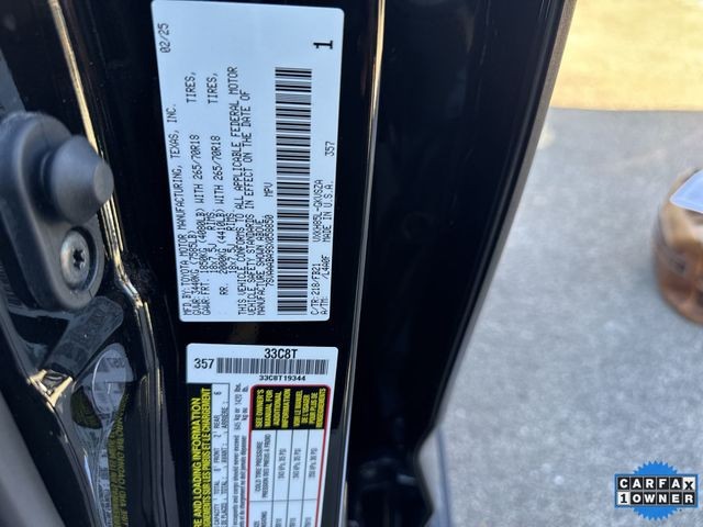 Toyota Sequoia Vehicle Full-screen Gallery Image 38