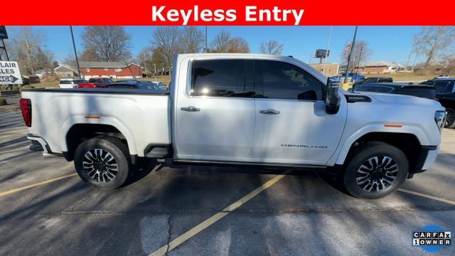 GMC Sierra 2500HD Vehicle Full-screen Gallery Image 11