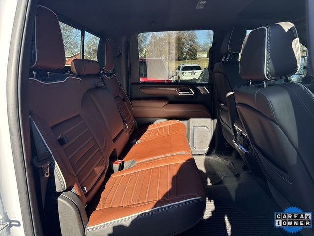 GMC Sierra 2500HD Vehicle Full-screen Gallery Image 33