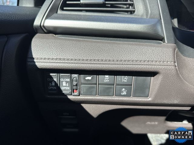 Honda Odyssey Vehicle Full-screen Gallery Image 22