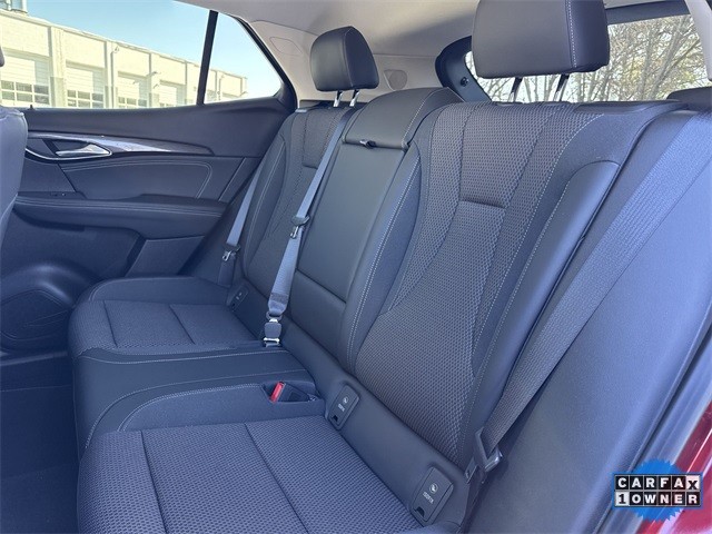 Buick Envision Vehicle Full-screen Gallery Image 33