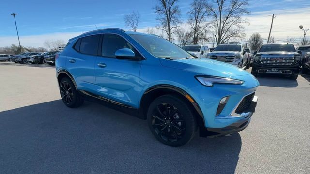 Buick Encore GX Vehicle Full-screen Gallery Image 02