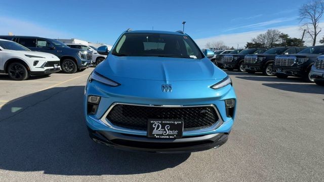 Buick Encore GX Vehicle Full-screen Gallery Image 03