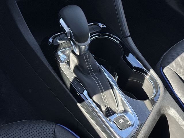 Buick Encore GX Vehicle Full-screen Gallery Image 19