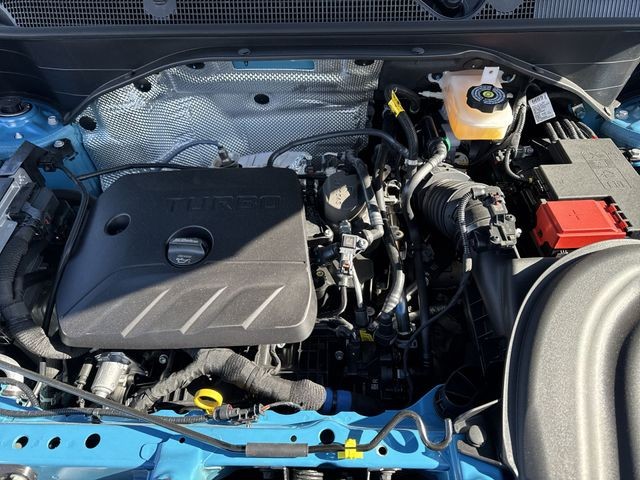 Buick Encore GX Vehicle Full-screen Gallery Image 25