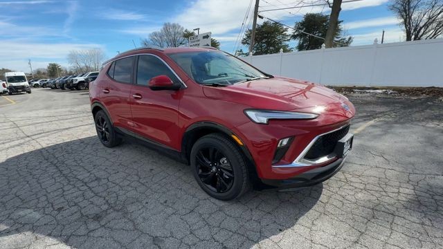 Buick Encore GX Vehicle Full-screen Gallery Image 02