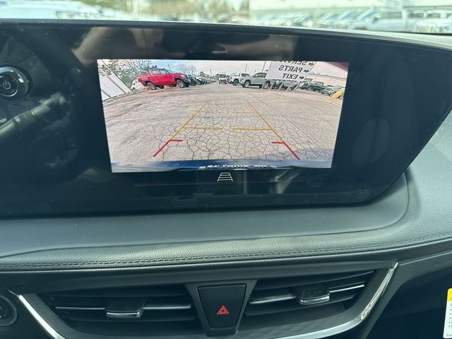 Buick Encore GX Vehicle Full-screen Gallery Image 17