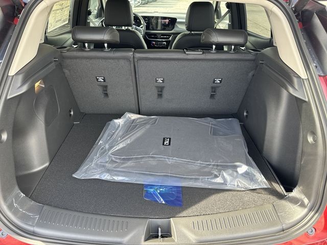 Buick Encore GX Vehicle Full-screen Gallery Image 23