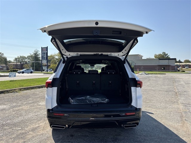 Buick Enclave Vehicle Full-screen Gallery Image 25