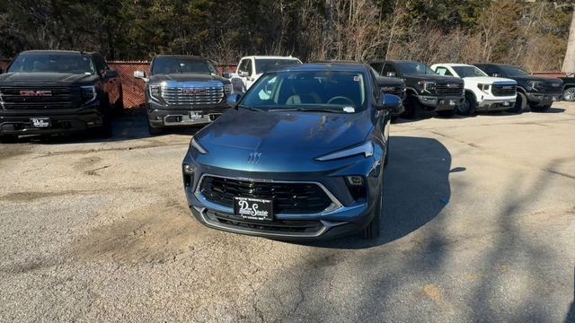 Buick Encore GX Vehicle Full-screen Gallery Image 03