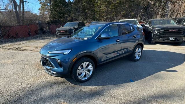 Buick Encore GX Vehicle Full-screen Gallery Image 04