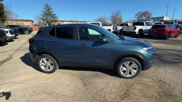 Buick Encore GX Vehicle Full-screen Gallery Image 09