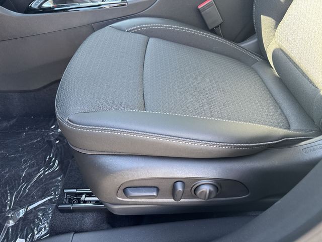 Buick Encore GX Vehicle Full-screen Gallery Image 12