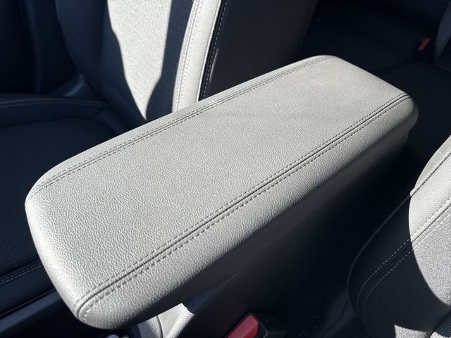 Buick Encore GX Vehicle Full-screen Gallery Image 20