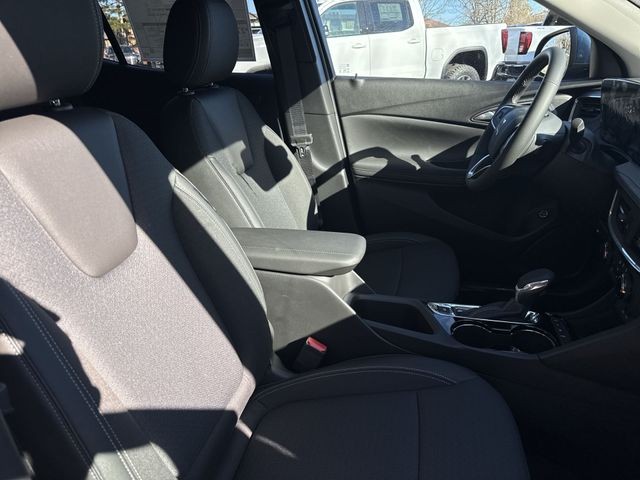 Buick Encore GX Vehicle Full-screen Gallery Image 23