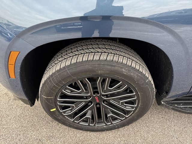 GMC Yukon XL Vehicle Full-screen Gallery Image 10