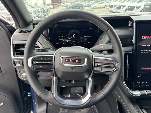 GMC Yukon XL Vehicle Full-screen Gallery Image 14