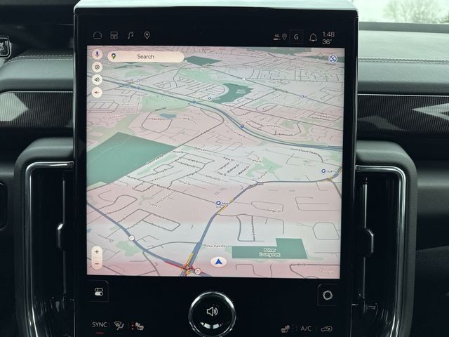 GMC Yukon XL Vehicle Full-screen Gallery Image 18