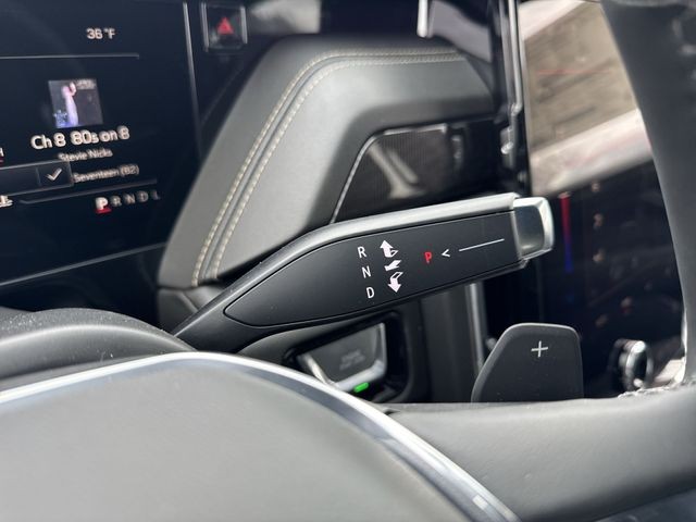 GMC Yukon XL Vehicle Full-screen Gallery Image 20