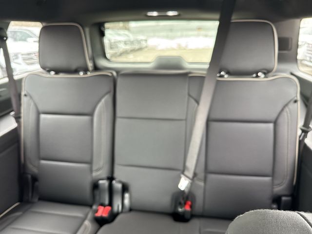 GMC Yukon XL Vehicle Full-screen Gallery Image 23