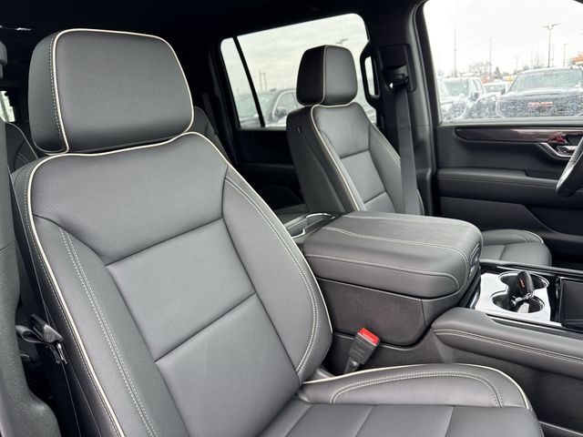 GMC Yukon XL Vehicle Full-screen Gallery Image 25