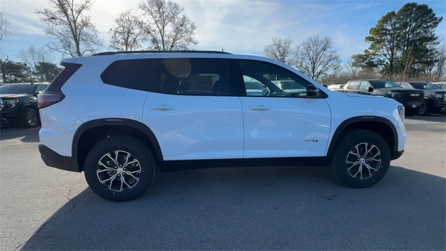 GMC Acadia Vehicle Full-screen Gallery Image 09