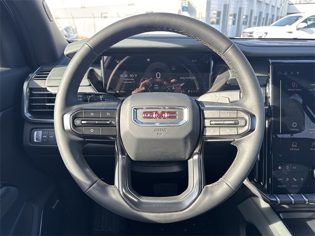 GMC Acadia Vehicle Full-screen Gallery Image 14